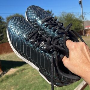 Mens adidas 7.5. Custom painted